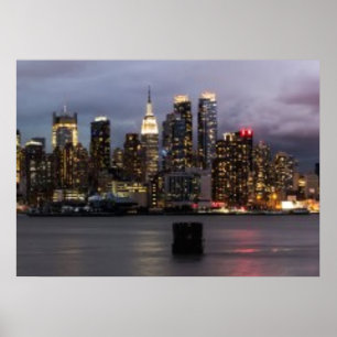 Panoramisk syn på Manhattan i tidigt på kvällen Poster