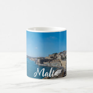 Panoramisk syn på stadens vägg och hamn i Valletta Kaffemugg