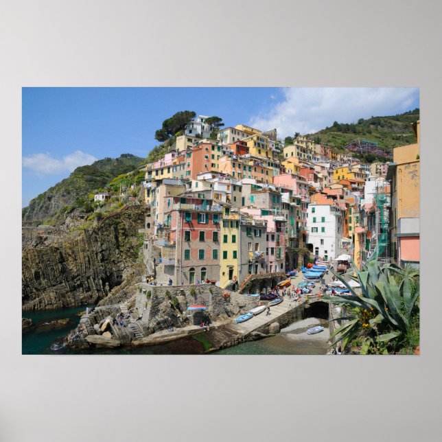 Panoramisk utsikt över Riomaggiore byområde, Itali Poster (Framsidan)