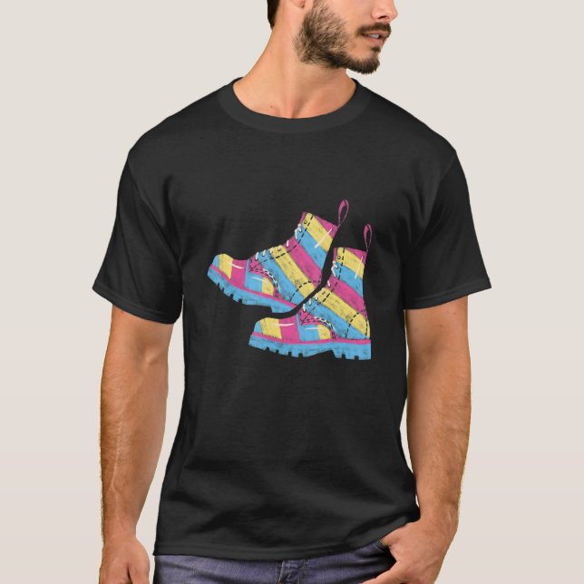 Pansexual Boots Gay Kärlek LGBTQ+ Cute Aestthetic T Shirt (Framsida)