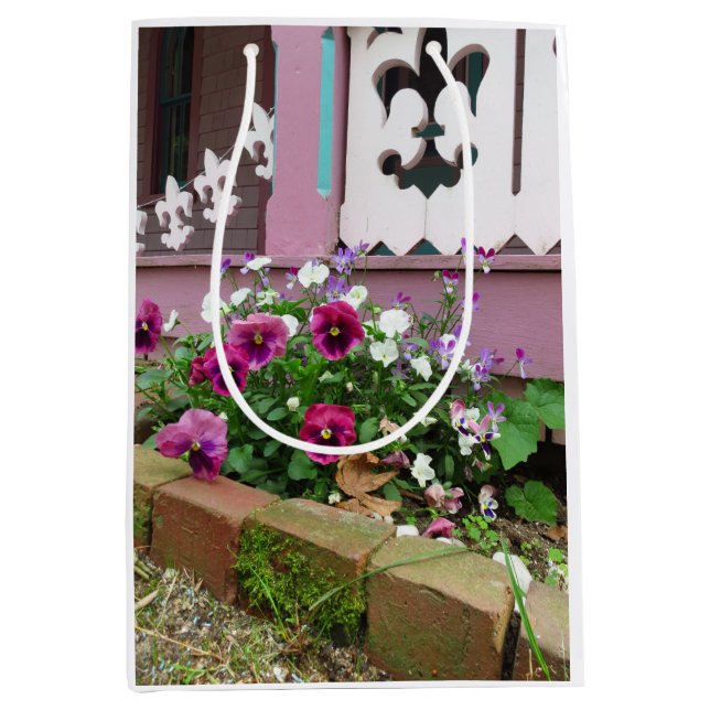 Pansies and Fleur-de-lis - Martha's Vineyard (Framsidan)