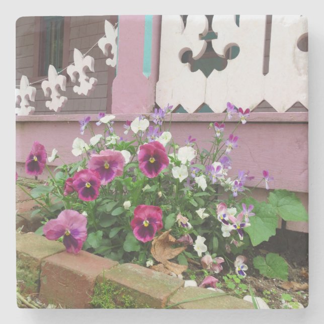 Pansies and Fleur-de-lis - Martha's Vineyard Stenunderlägg (Framsidan)