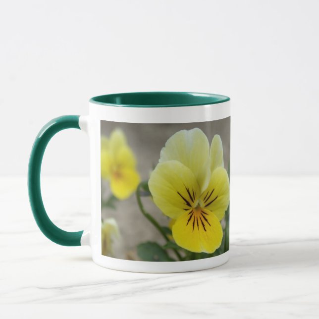 Pansy Mugg (Vänster)