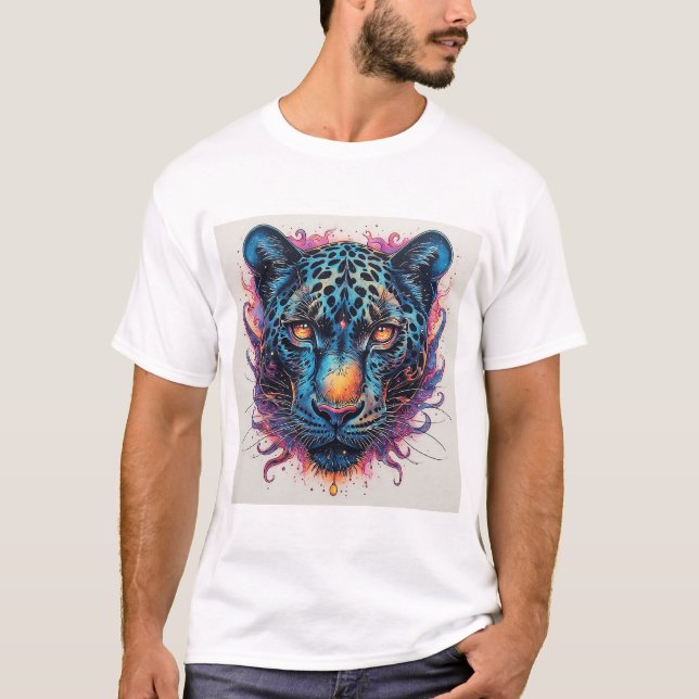 Panterporträtt med abstrakta eldiga element t shirt (Framsida)