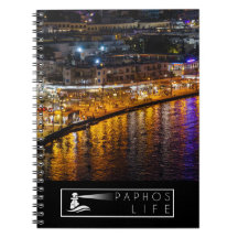 Paphos alfront på natten, drakonvy