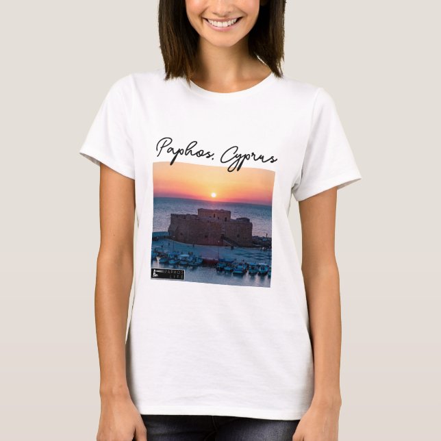 Paphos Castle Sunset och Namnteckning T Shirt (Framsida)