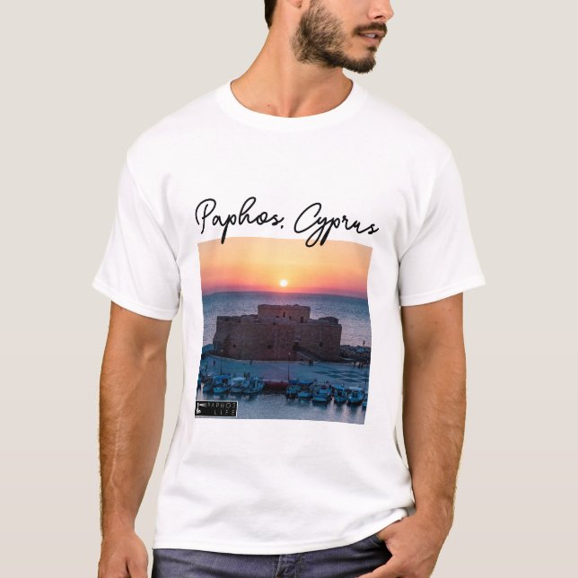 Paphos Castle Sunset och Namnteckning T Shirt (Framsida)