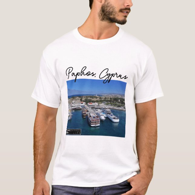 Paphos Harbor-båtar och fyr T Shirt (Framsida)