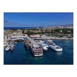 Paphos harbor-dronvy med fyr perfect poster
