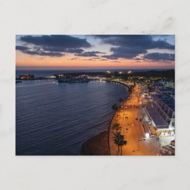 Paphos strandpromenad och hamn på natten vykort (Framsida)