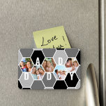 Pappa 5 Photo 5 Brev Honeycomb Photo Collage Magnet<br><div class="desc">Honeycomb-fotomagnet,  personlig med 5 av dina favoritfoton och utskrift med 5 brev namn,  t.ex. DADDY. Utformningen har en fotokollage av honeycomb i en svartvit och grått-palett med svartvit färg. Om du vill ha ett annat färg och ett annat namn kan du bläddra i min butik i Honeycomb Photo Collage-samlingen.</div>