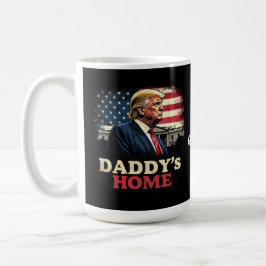 Pappa är hemma 2025 - ett patriotiskt och roligt p kaffemugg