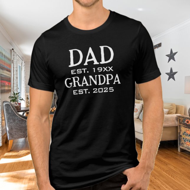 Pappa befordrad till farfar 2025 t shirt (Skapare uppladdad)