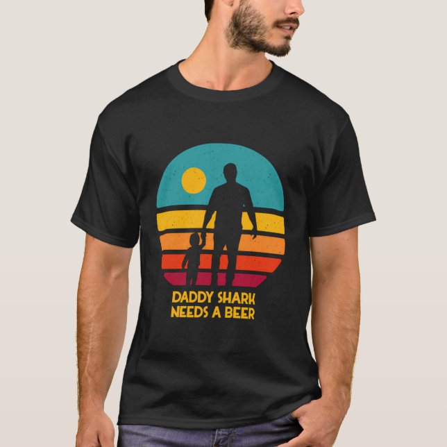 Pappa behöver en ölmedlem under Älskare Trending D T Shirt (Framsida)