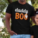 Pappa Boo Orange Black Halloween Family Matching T Shirt<br><div class="desc">Modern familj som matchar Halloween-skjortans design har "Pappa Boo"-text i orange och vit med ett litet spökaccent. Anpassa en för varje besättningsmedlem.</div>