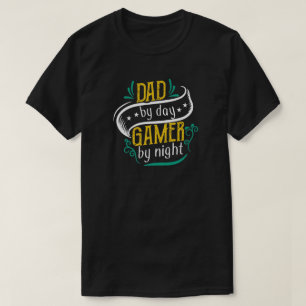 Pappa by Day Gamer by Night Birthday eller Fars da T Shirt