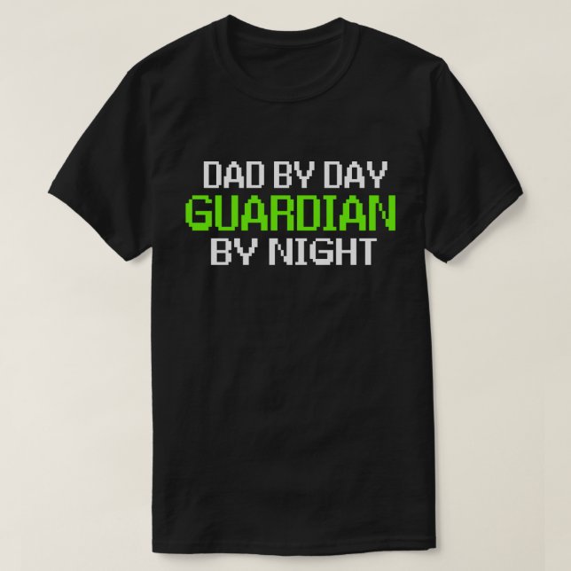 Pappa by Day Guardian by Night Gaming T-Shirt (Design framsida)