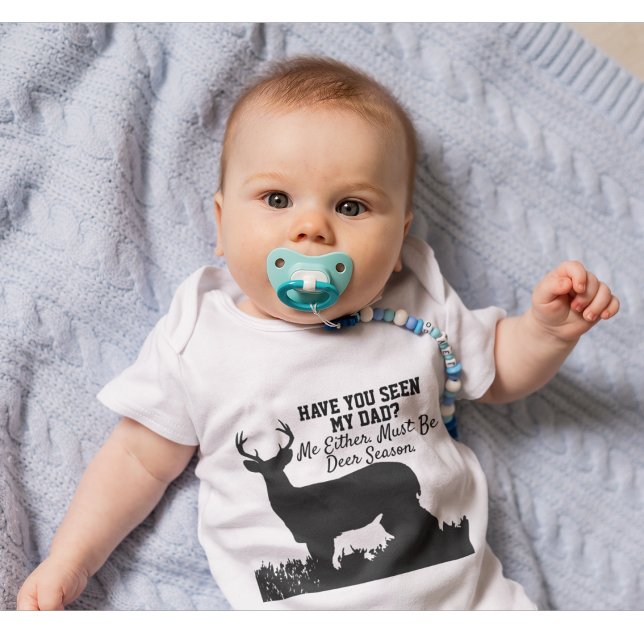 Pappa-citat för Lunny Hjort Hunting Season T Shirt (Adorable hunting themed baby diaper shirt for the new dad who is always hunting)
