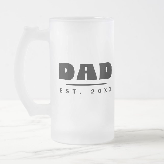 Pappa Est. 20XX Modern Typografi Svart Frostat Ölglas (Vänster)