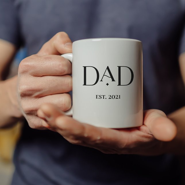 Pappa Est. Datum med Barns Namn | Modern text Kaffemugg (Skapare uppladdad)