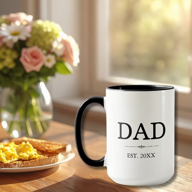Pappa Est. Datum med barns namn Svart kaffe Mugg (Skapare uppladdad)