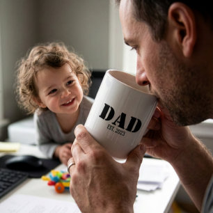 Pappa Etablerade Enkel Fet Svart Teckensnitt Kaffemugg