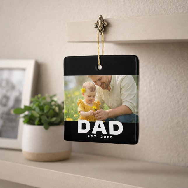Pappa etablerade svart vitt djärvt foto julgransprydnad keramik (Skapare uppladdad)
