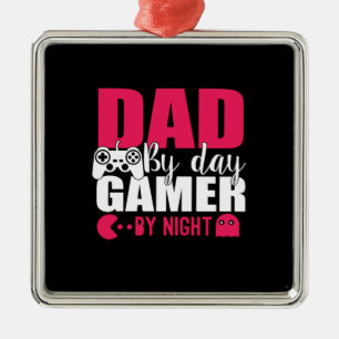 Pappa Gift Pappa by Day Gamer by night Julgransprydnad Metall