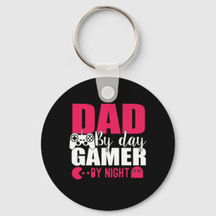 Pappa Gift Pappa by Day Gamer by night Nyckelring