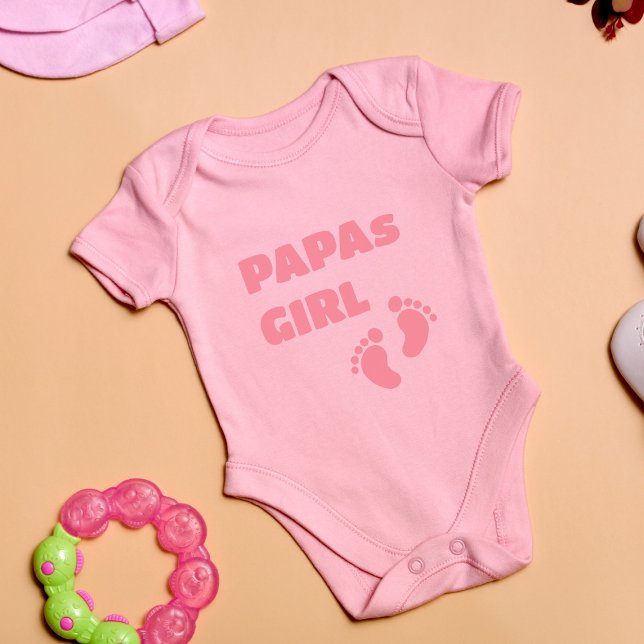 Pappa Girl - Footprint T Shirt (Skapare uppladdad)