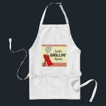 Pappa Grillin förkläde<br><div class="desc">Detta förkläde presenterar texten "pappa det Grillin förklädet" med ett grafiskt av en grilla spatel och en ugnskarda. Imprinten betonas med röda kontroller. Denna är anpassadet,  så du kan sätta någon som är känd i stället för pappa.</div>