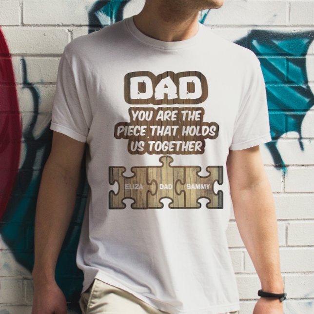 Pappa Holding Family | 2 Namn Edition T Shirt (Skapare uppladdad)