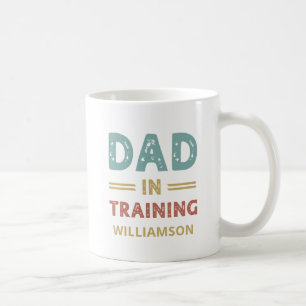 Pappa i träning av fars dag-gåva för att förvänta kaffemugg