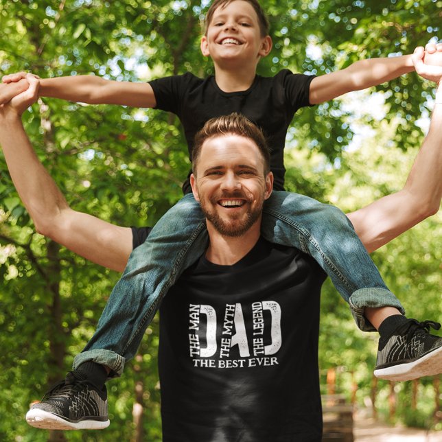 Pappa människan myten om Anpassningsbarna av förkl T Shirt (Customize the text below "Dad" or remove it completely, simply click "Personalize this Template".)