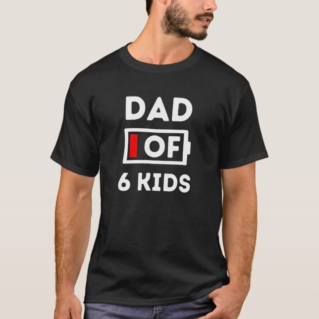 Pappa med 6 barn utan batteri Lämnat Far-dagen T Shirt (Framsida)