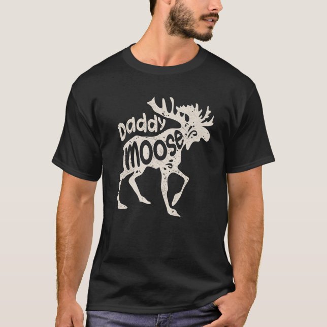 Pappa Moose Lusnyj Fars dag presenterar familjen M T Shirt (Framsida)