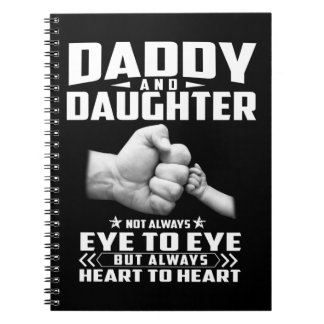 Pappa och dotter, inte alltid Öga till Öga utan hj Anteckningsbok