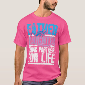 Pappa och dotter som dyker tillsammans för t shirt