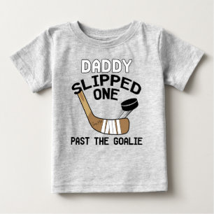 Pappa slippade ett av Goalie Funny Hockey T Shirt