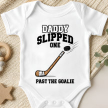 Pappa smet förbi målvakten Rolig Hockey