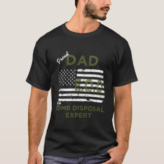 Pappa stolt över en expert på omhändertagande av b t shirt