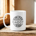 Pappa the Man the Myth the Legend Kaffemugg<br><div class="desc">Fira legenden i ditt liv med kaffet "Mannen, myten, Legenden" mugg! Anpassa den med namn för en unik och humoristisk gåva som är perfekt för att sippa morgonkaffe eller te. Den här mugg är gjord av ett hållbart keramiskt material och innehåller fetstilt text och en elegant design. Den skapar den...</div>