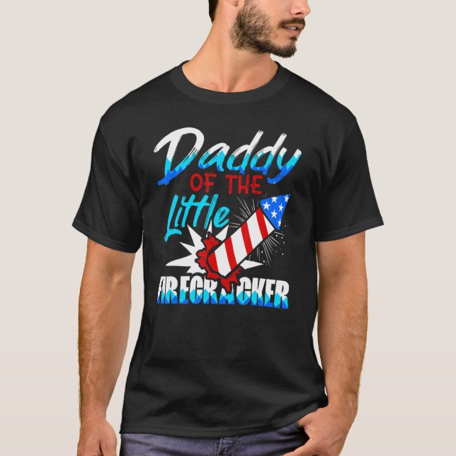 Pappa till den lilla förbrytaren 4:e juli Birthd T Shirt (Framsida)