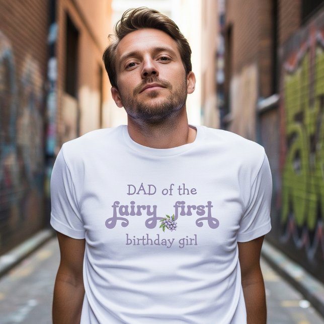 Pappa vid Lila Fairy First Berry Birthday T Shirt (Skapare uppladdad)