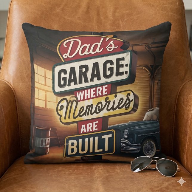 Pappas garage retro vintage-fordonskylt kudde (Dad's Garage Retro Vintage Automotive Sign Throw Pillow Mockup A)
