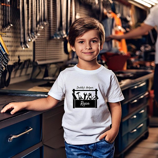 Pappas hjälpreda personlig T-shirt för småbarn (Skapare uppladdad)