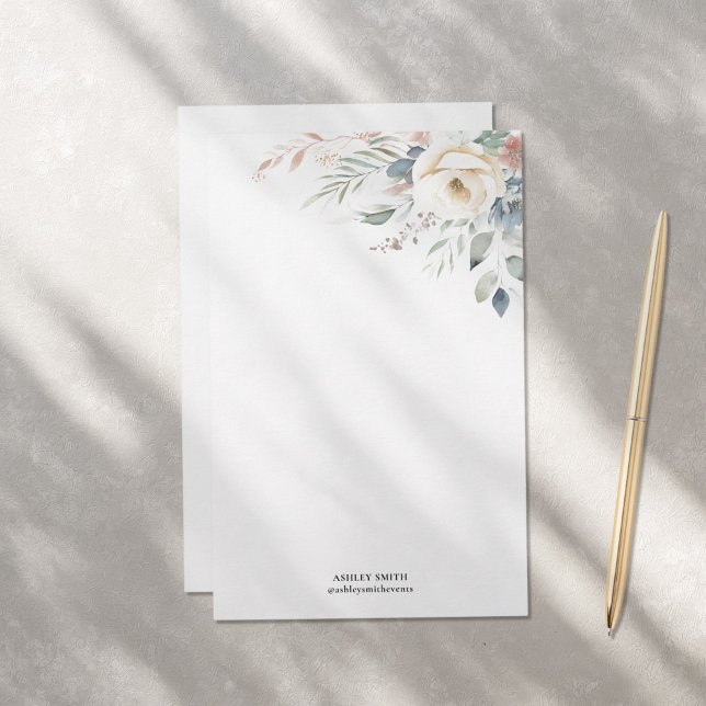 Papper elegant för monogram Blommigt Stationery (Skapare uppladdad)