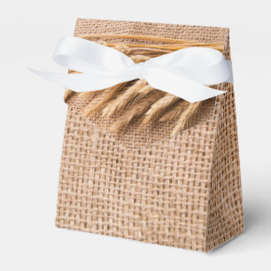 Papper favoritlåda i tält på Burlap Sack Land Presentaskar