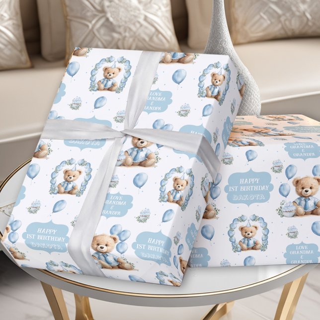 Papper för att stänga av Cute Bear Blue Boy Birthd Presentpapper (Cute Bear Blue Boy Birthday Name Wrapping Paper)