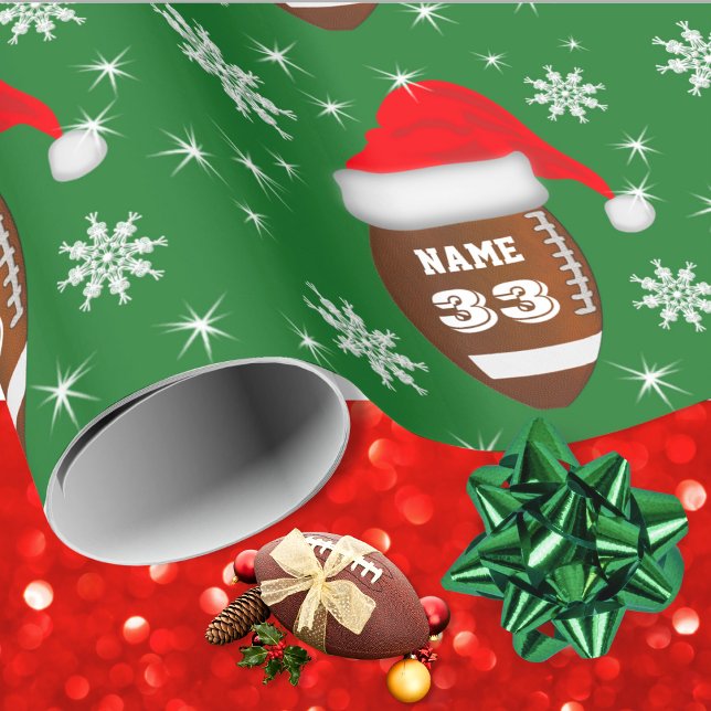 Papper för julafton i namn och fotboll presentpapper (Football Christmas Wrapping Paper. Gift Wrap for Football. Personalized, football gift wrap. Green.)